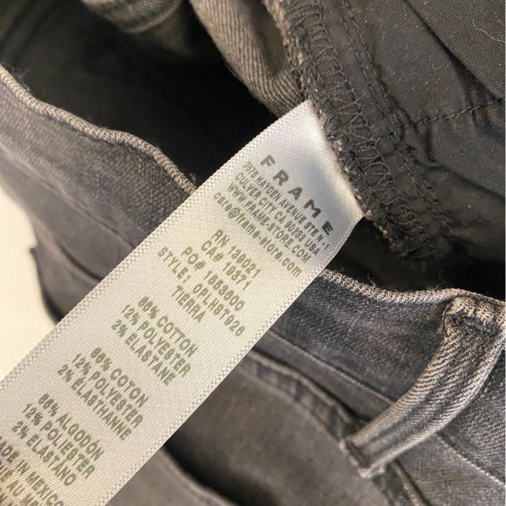 Frame Denim || Le High Straight Jeans in Tierra Washed Black 25 - Picture 8 of 8